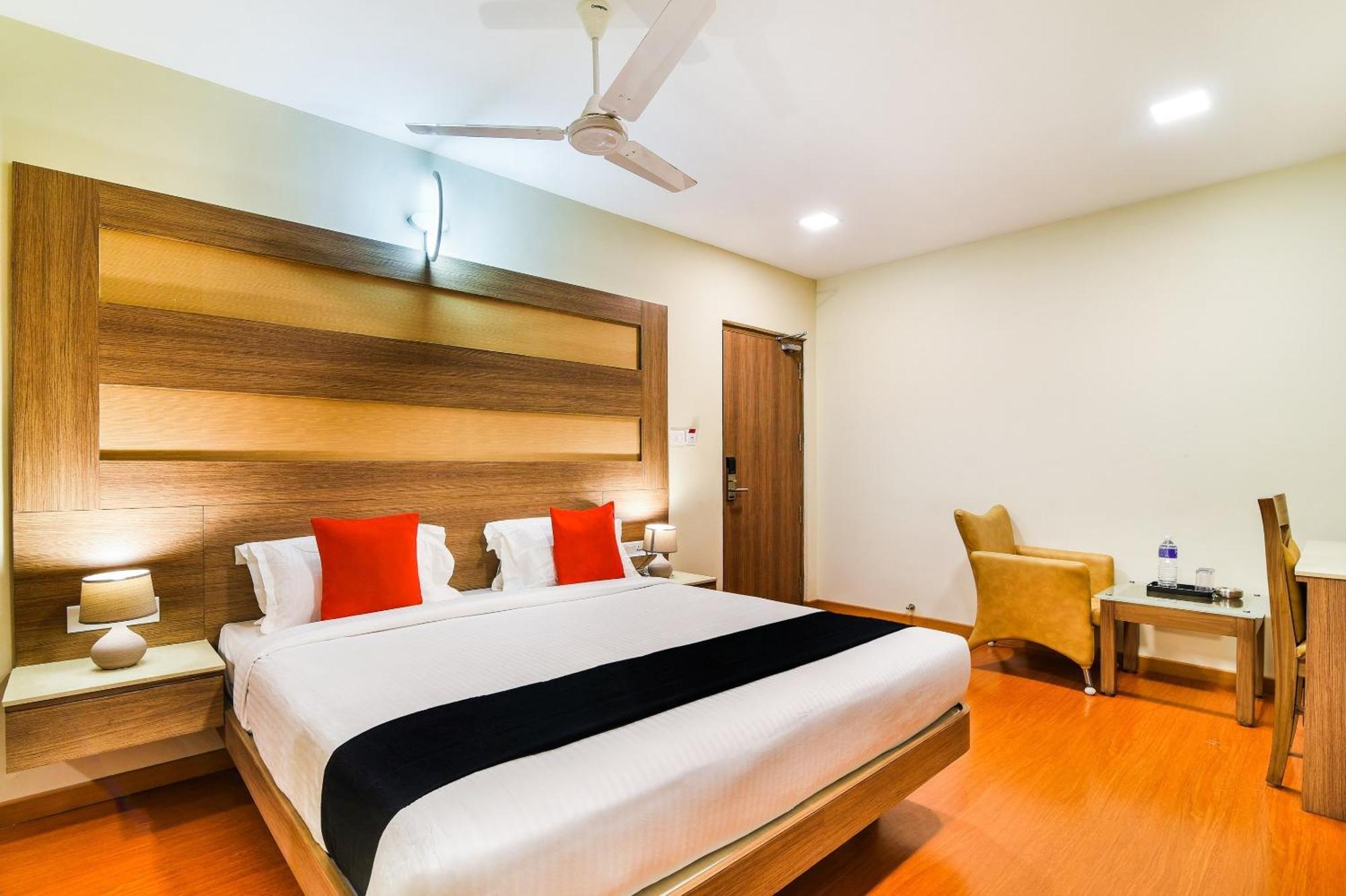 Hotel Super Capital O Grand Plaza Coimbatore Exterior foto