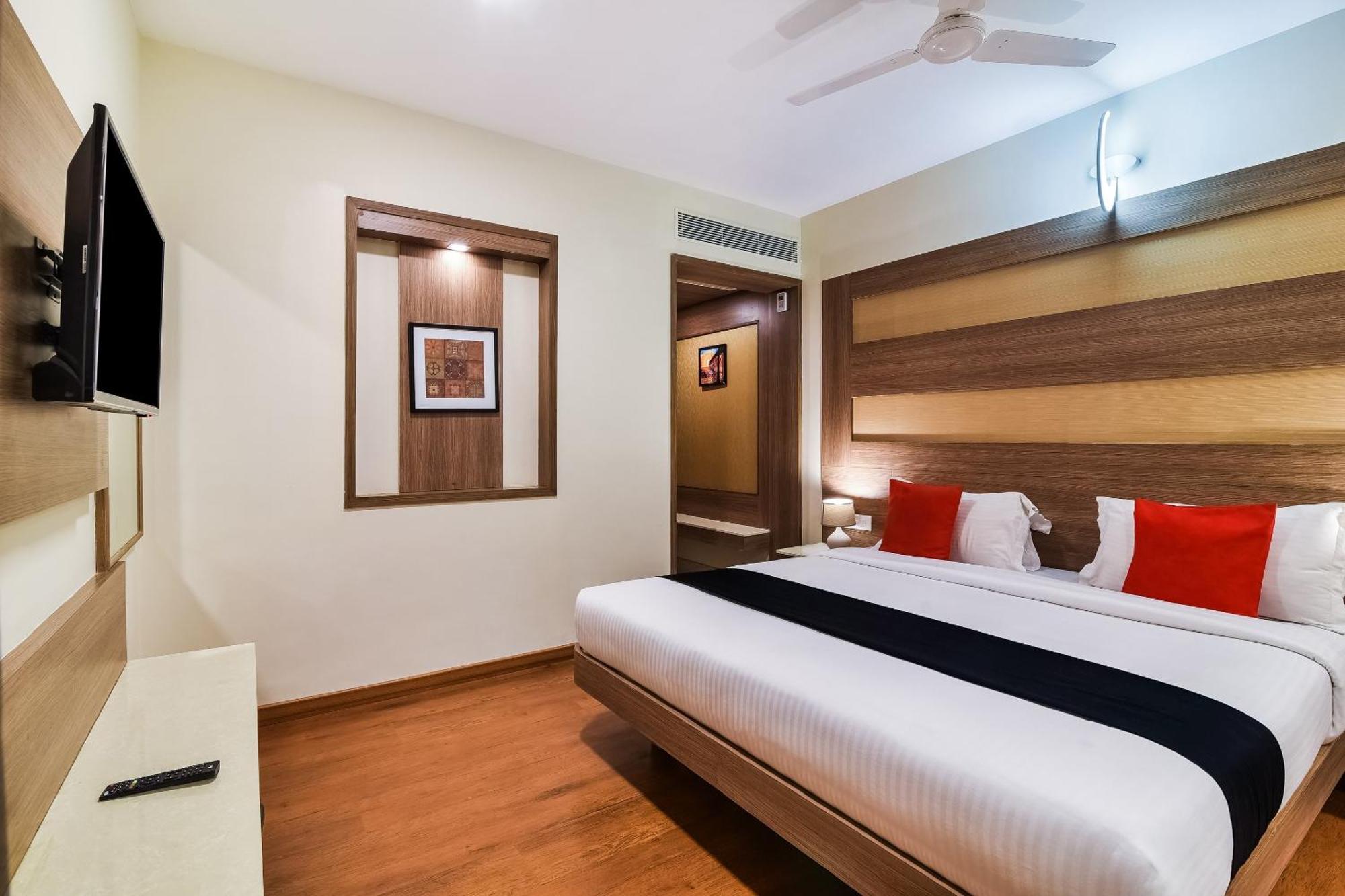 Hotel Super Capital O Grand Plaza Coimbatore Exterior foto