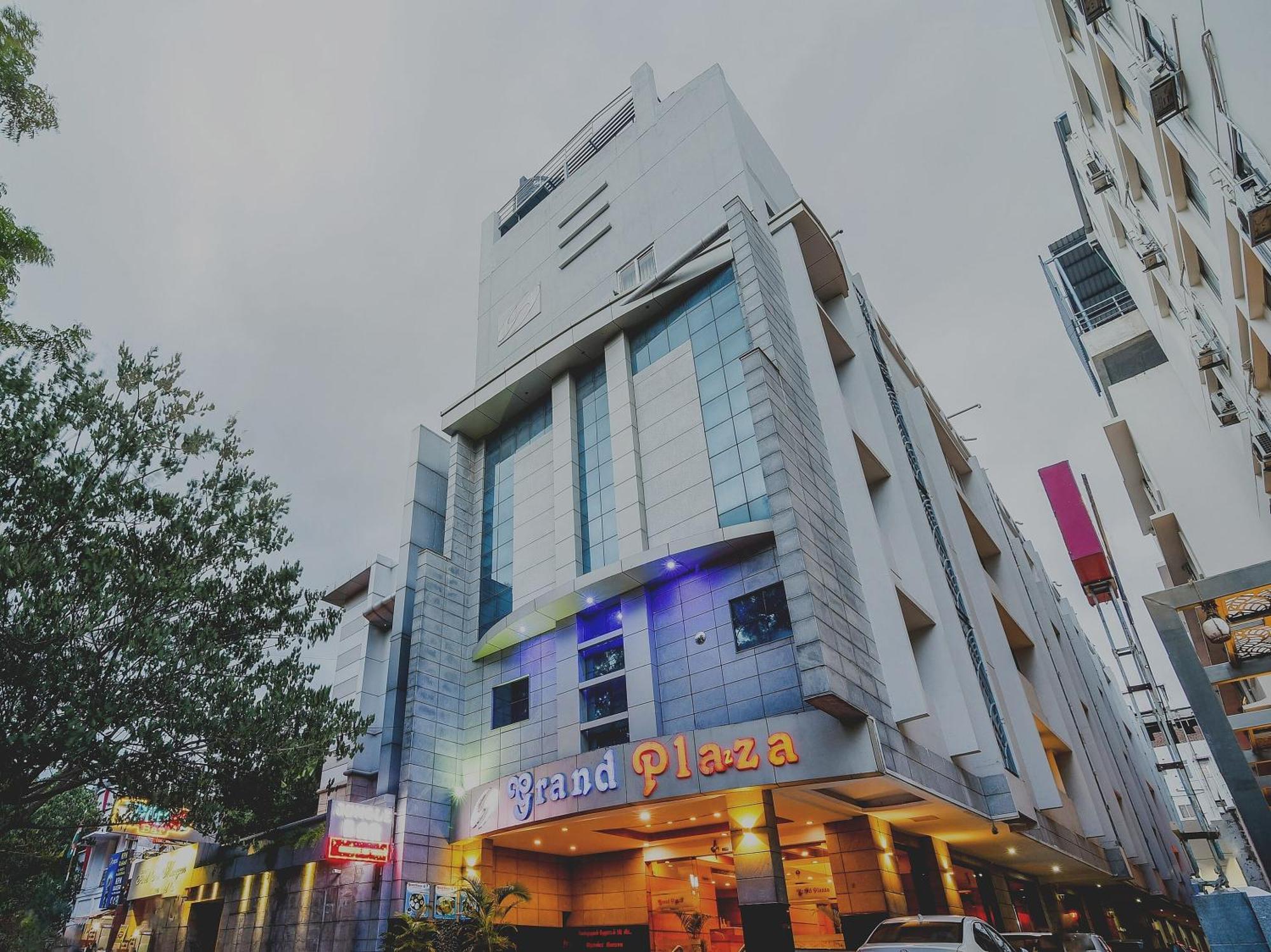 Hotel Super Capital O Grand Plaza Coimbatore Exterior foto