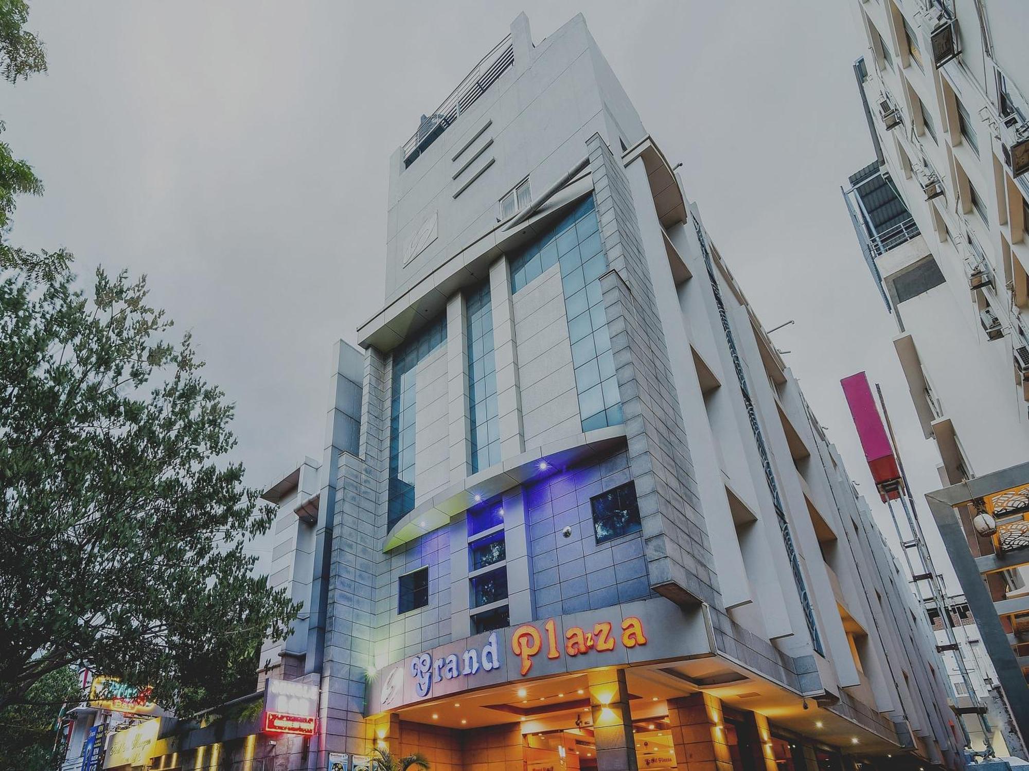 Hotel Super Capital O Grand Plaza Coimbatore Exterior foto