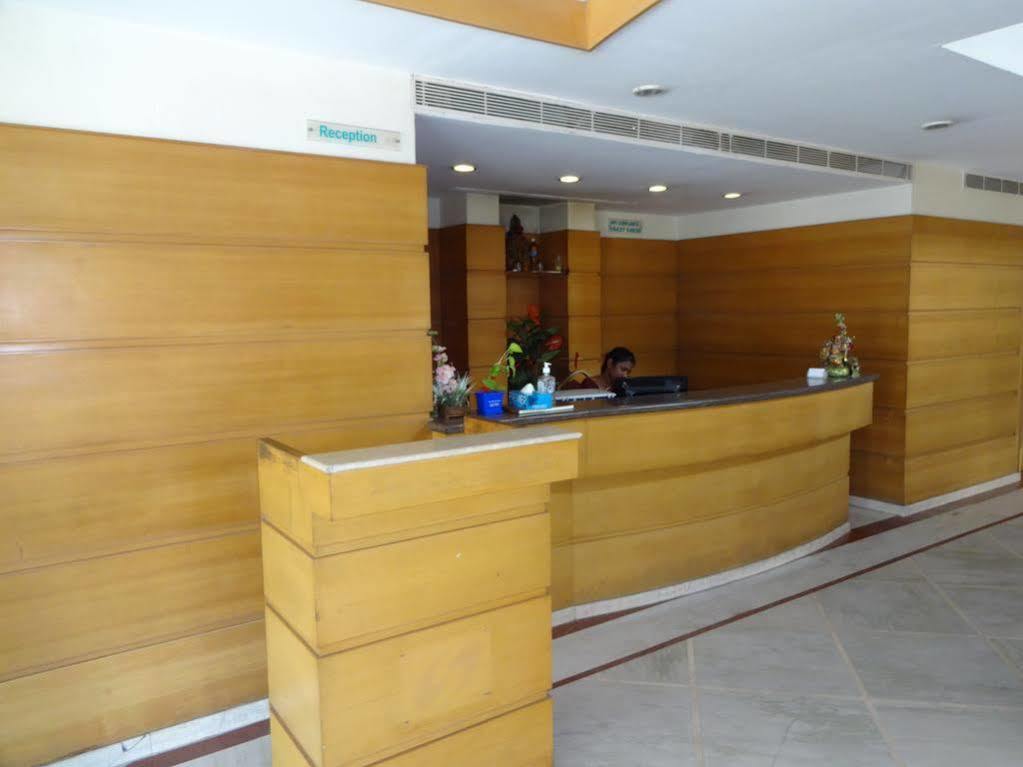 Hotel Super Capital O Grand Plaza Coimbatore Exterior foto