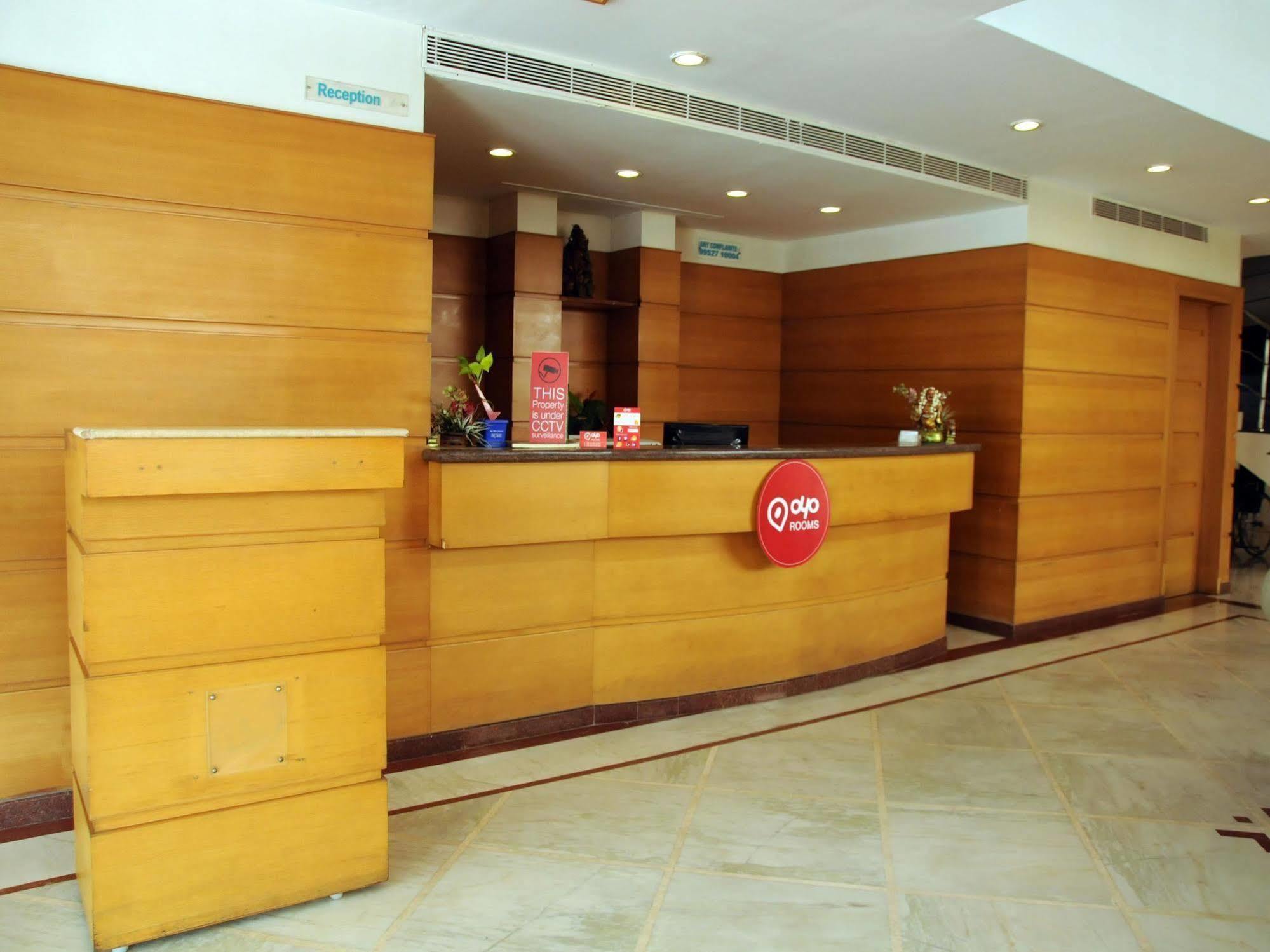 Hotel Super Capital O Grand Plaza Coimbatore Exterior foto
